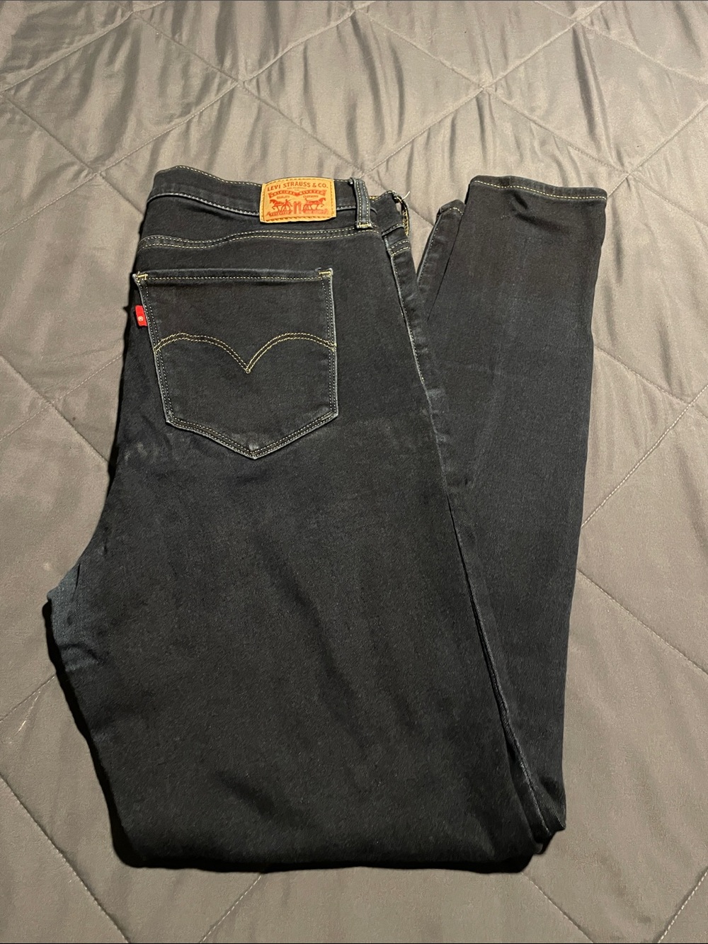 Levi's Black Skinny Women’s High Rise Super Skinny Jeans with Contrast Stitching